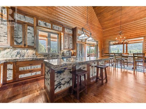 8580 Christian Valley Road, Westbridge, BC - Indoor Photo Showing Dining Room