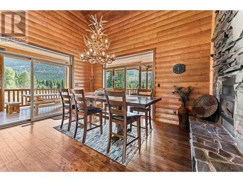 8580 Christian Valley Road, Westbridge, BC - Indoor Photo Showing Dining Room