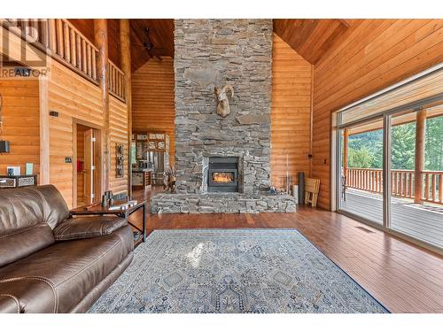 8580 Christian Valley Road, Westbridge, BC - Indoor Photo Showing Living Room With Fireplace