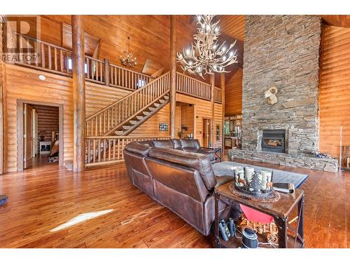 8580 Christian Valley Road, Westbridge, BC - Indoor With Fireplace