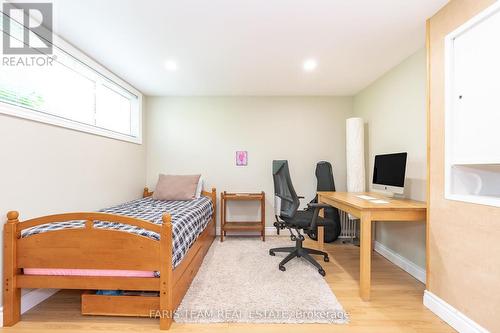 188 Napier Street, Barrie, ON - Indoor Photo Showing Bedroom