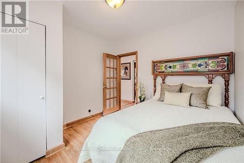 1246 Homewood Drive, Burlington, ON - Indoor Photo Showing Bedroom