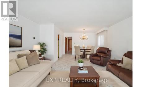 32 Killamarsh Drive, Toronto, ON - Indoor Photo Showing Living Room