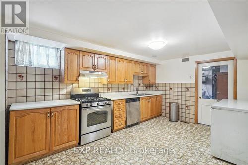 32 Killamarsh Drive, Toronto, ON - Indoor Photo Showing Kitchen