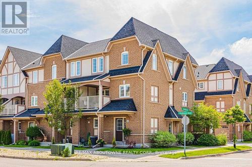 10 - 2340 Parkhaven Boulevard, Oakville, ON - Outdoor With Balcony With Facade