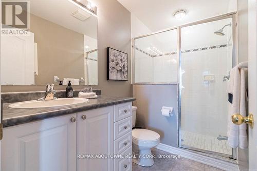 10 - 2340 Parkhaven Boulevard, Oakville, ON - Indoor Photo Showing Bathroom