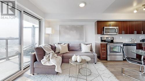 1605 - 1420 Dupont Street, Toronto, ON - Indoor Photo Showing Kitchen