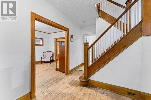 16 Indian Rd Crescent, Toronto, ON - Indoor Photo Showing Other Room