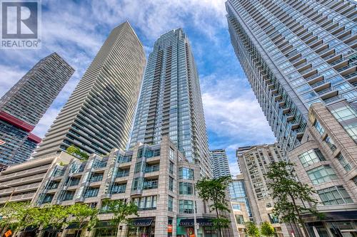 1708 - 2191 Yonge Street, Toronto, ON - Outdoor With Facade