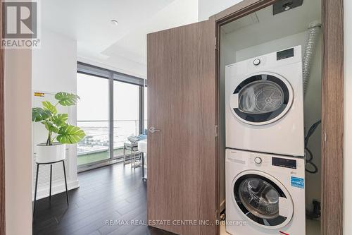 3011 - 19 Bathurst Street, Toronto, ON - Indoor Photo Showing Laundry Room