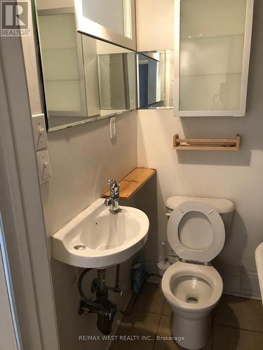 112 Crawford Street, Toronto (Trinity-Bellwoods), ON - Indoor Photo Showing Bathroom