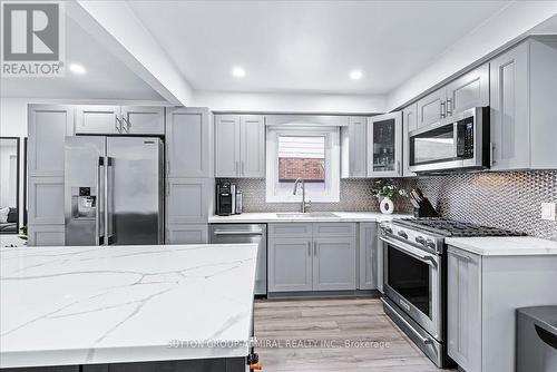 7178 Bendigo Circle, Mississauga, ON - Indoor Photo Showing Kitchen With Stainless Steel Kitchen With Upgraded Kitchen