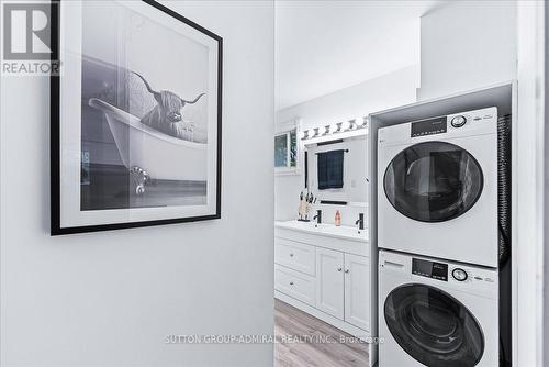 7178 Bendigo Circle, Mississauga, ON - Indoor Photo Showing Laundry Room