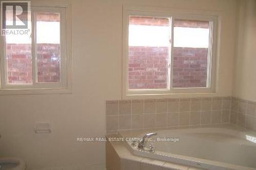 506 Huntington Ridge Drive, Mississauga, ON - Indoor Photo Showing Bathroom