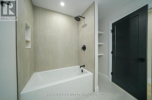 75836 London Rr 1 Road, Huron East (Brucefield), ON - Indoor Photo Showing Bathroom