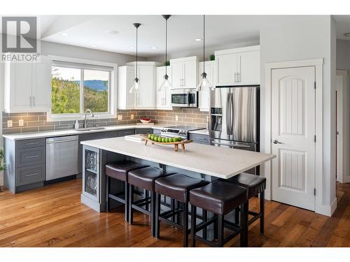 1029 Long Ridge Drive, Kelowna, BC - Indoor Photo Showing Kitchen With Upgraded Kitchen