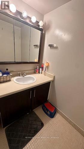 503 - 633 Bay Street, Toronto, ON - Indoor Photo Showing Bathroom