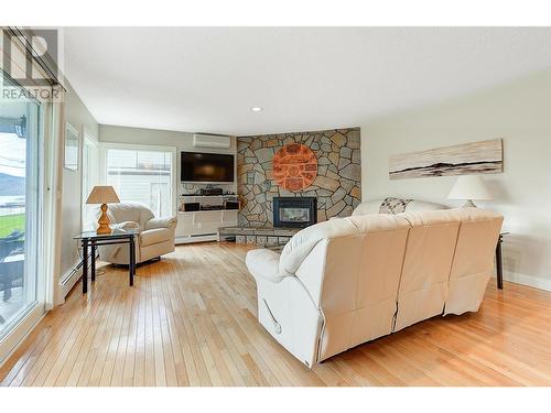 4340B Beach Avenue Unit# 109, Peachland, BC 