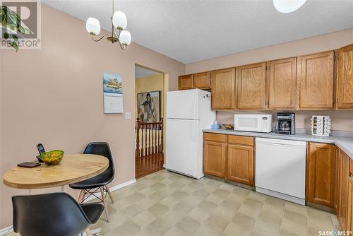 513 Reid Way, Saskatoon, SK - Indoor Photo Showing Kitchen