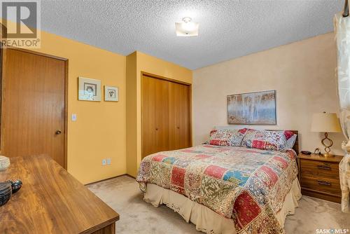 513 Reid Way, Saskatoon, SK - Indoor Photo Showing Bedroom