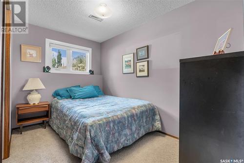 513 Reid Way, Saskatoon, SK - Indoor Photo Showing Bedroom
