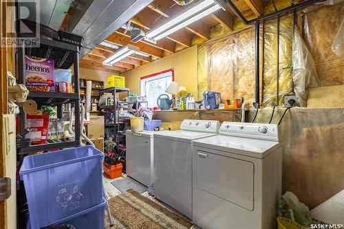 513 Reid Way, Saskatoon, SK - Indoor Photo Showing Laundry Room