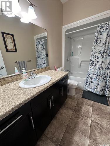 304 Abbott Bay, Estevan, SK - Indoor Photo Showing Bathroom