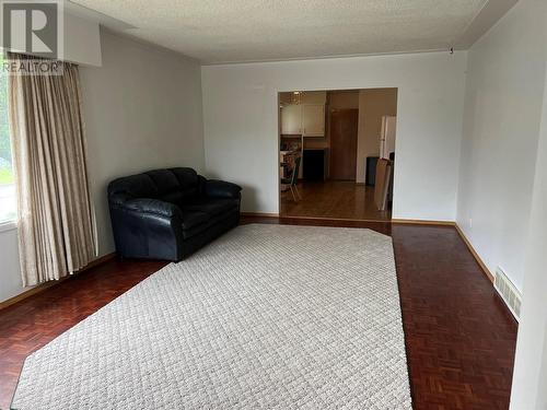 845 106 Avenue, Dawson Creek, BC - Indoor Photo Showing Bedroom