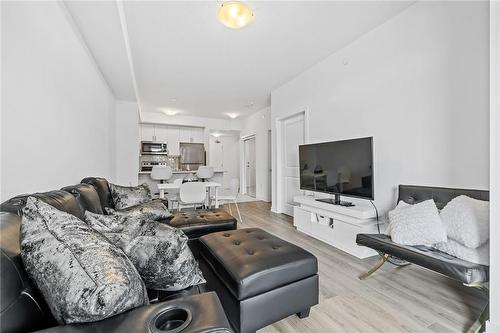 460 Dundas Street E|Unit #607, Hamilton, ON - Indoor Photo Showing Living Room