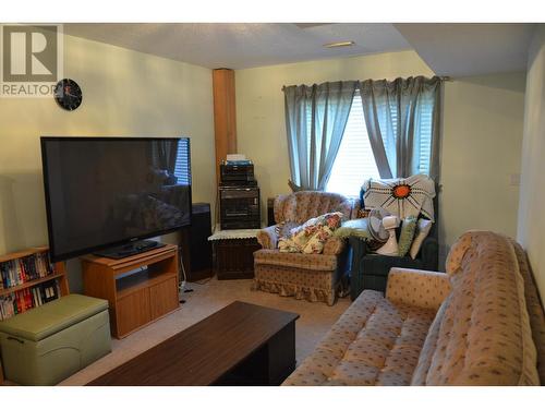 5-1855 Hillside Drive, Kamloops, BC - Indoor Photo Showing Living Room