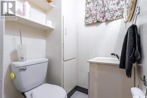 Imperial Acreage Highway#2, Imperial, SK - Indoor Photo Showing Bathroom