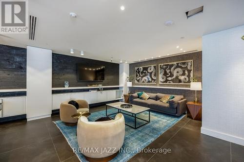 315 - 1480 Bayly Street, Pickering, ON - Indoor Photo Showing Living Room