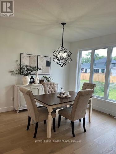 148 Foxborough Place, Thames Centre (Thorndale), ON - Indoor Photo Showing Dining Room