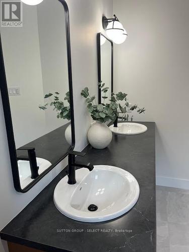 148 Foxborough Place, Thames Centre (Thorndale), ON - Indoor Photo Showing Bathroom