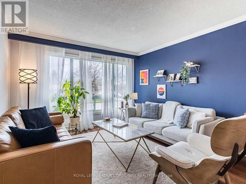 2686 Council Ring Road, Mississauga (Erin Mills), ON - Indoor Photo Showing Living Room