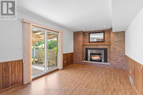 58 Wiltshire Boulevard, Welland, ON - Indoor Photo Showing Living Room With Fireplace