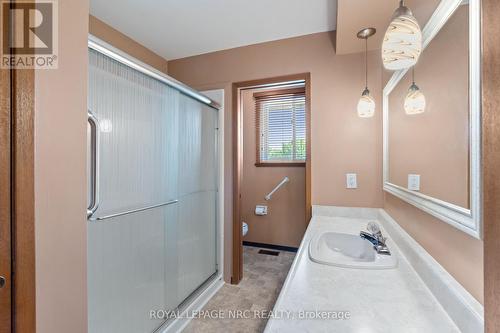 58 Wiltshire Boulevard, Welland, ON - Indoor Photo Showing Bathroom