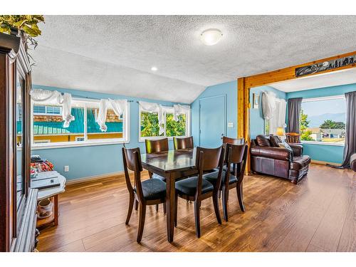 216 24Th Avenue S, Creston, BC - Indoor Photo Showing Dining Room