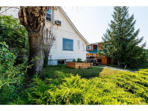 216 24Th Avenue S, Creston, BC - Outdoor