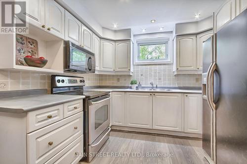 18936 Mccowan Road, East Gwillimbury, ON - Indoor Photo Showing Kitchen With Double Sink