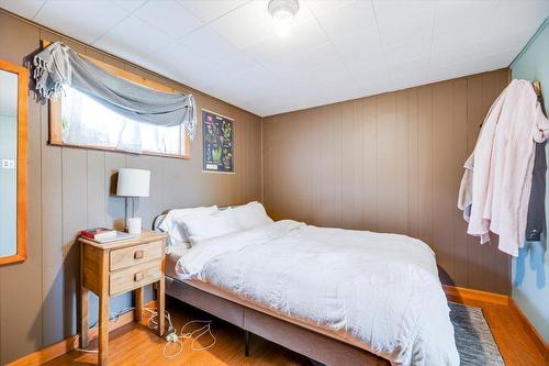 741 5Th Avenue, Fernie, BC - Indoor Photo Showing Bedroom