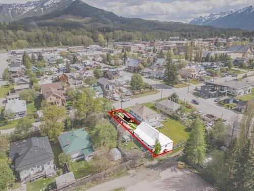 741 5Th Avenue, Fernie, BC - Outdoor With View