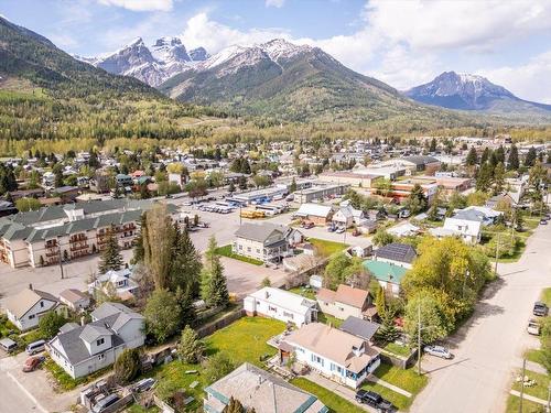 741 5Th Avenue, Fernie, BC - Outdoor With View
