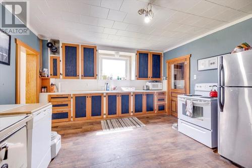 741 5Th Avenue, Fernie, BC - Indoor Photo Showing Kitchen