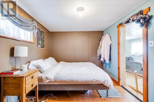 741 5Th Avenue, Fernie, BC - Indoor Photo Showing Bedroom