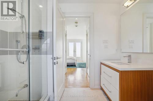 6 Astley Avenue, Toronto, ON - Indoor Photo Showing Bathroom