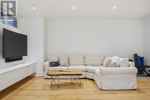 6 Astley Avenue, Toronto, ON - Indoor Photo Showing Living Room