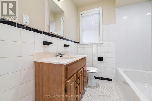 377 Horsham Avenue, Toronto, ON - Indoor Photo Showing Bathroom