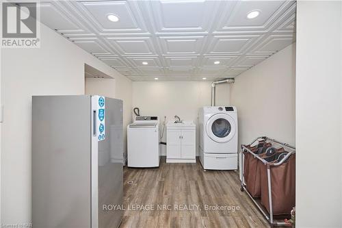 6608 Harmony Avenue, Niagara Falls, ON - Indoor Photo Showing Laundry Room