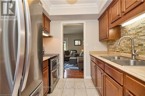 6608 Harmony Avenue, Niagara Falls, ON - Indoor Photo Showing Kitchen With Double Sink